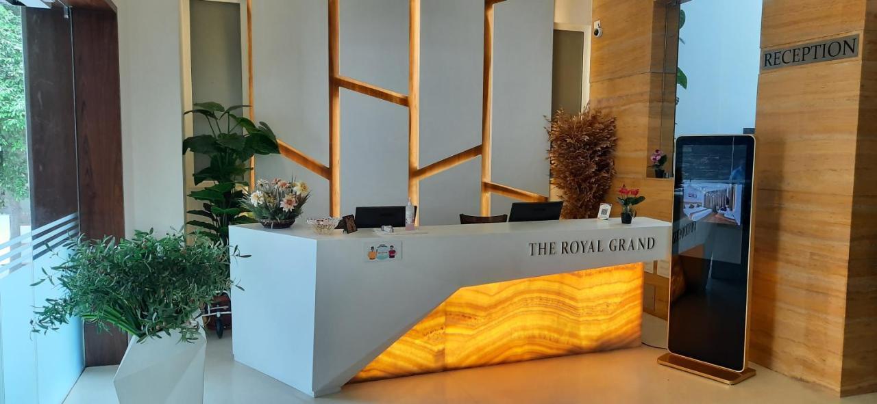 Готель The Royal Grand Karur  Екстер'єр фото