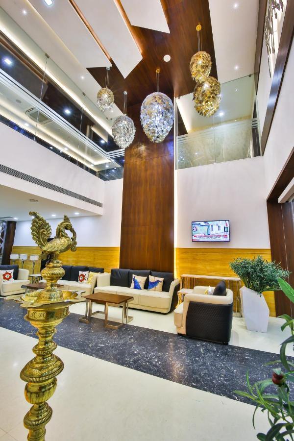 Готель The Royal Grand Karur  Екстер'єр фото